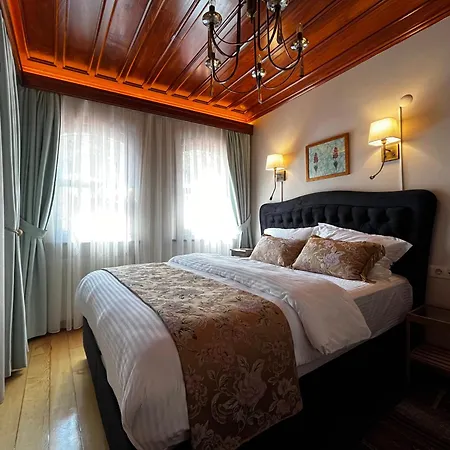 Lily Mansion